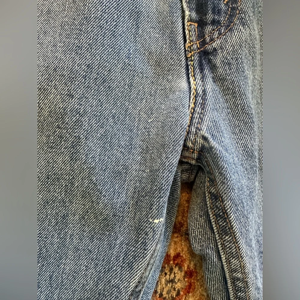 Levis 505 size 36 x 32 blank tab medium wash